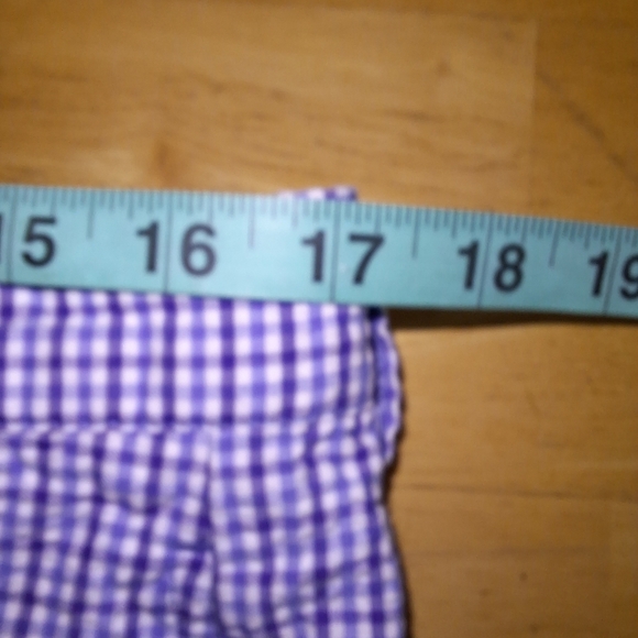 A bundle of Vineyard Vines men shorts in a size 34. Pre-loved in great shape. - Picture 7 of 16